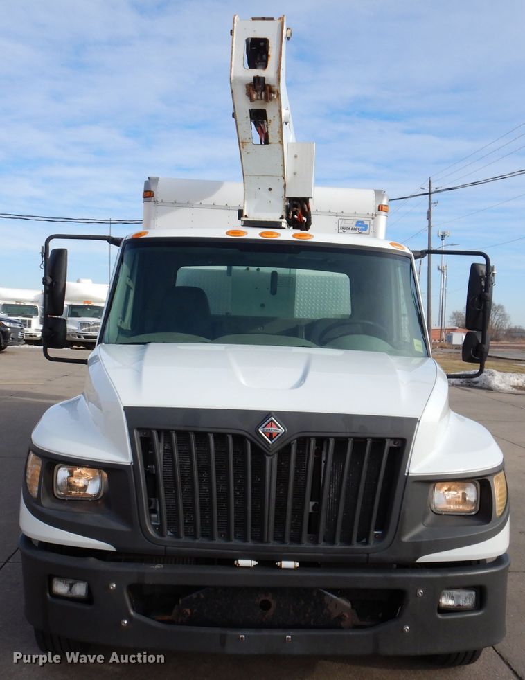 image for item JH9892 2015 International TerraStar  bucket truck
