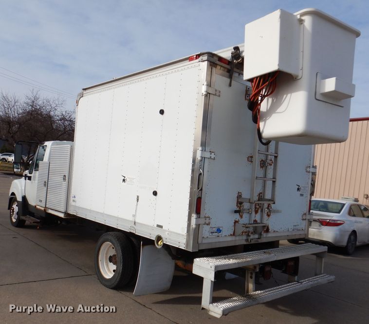 image for item JH9892 2015 International TerraStar  bucket truck