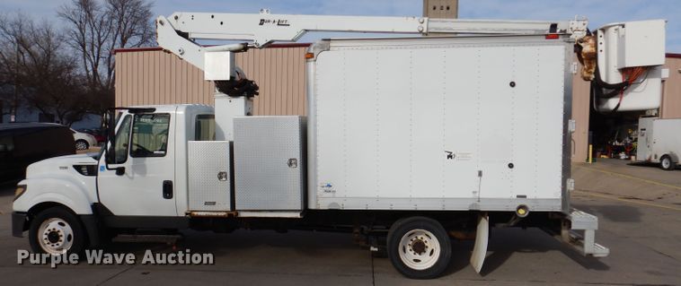 image for item JH9892 2015 International TerraStar  bucket truck