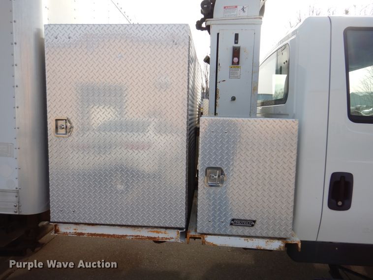 image for item JH9892 2015 International TerraStar  bucket truck