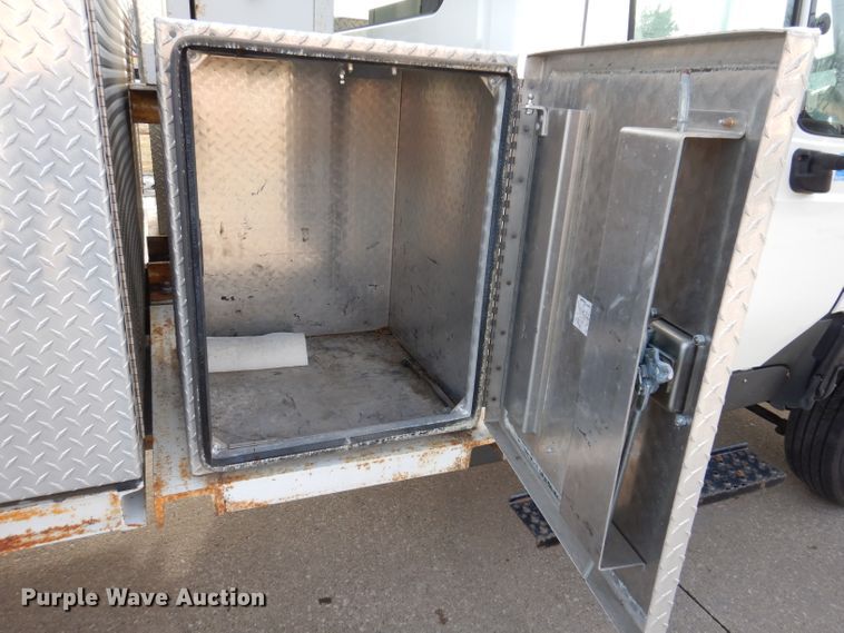 image for item JH9892 2015 International TerraStar  bucket truck