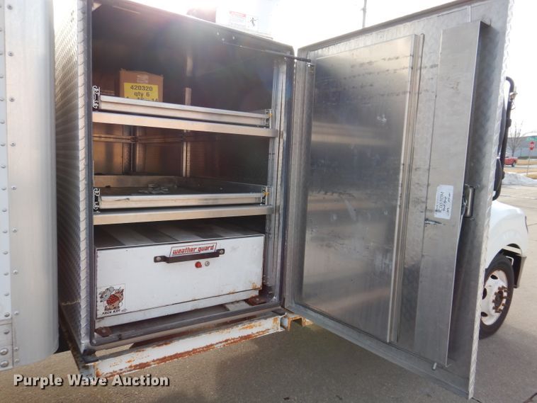 image for item JH9892 2015 International TerraStar  bucket truck