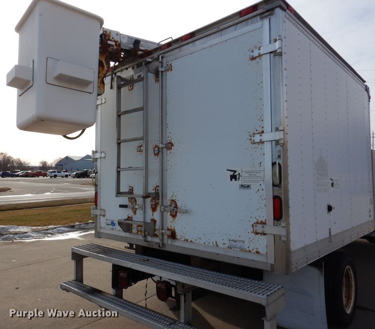 image for item JH9892 2015 International TerraStar  bucket truck