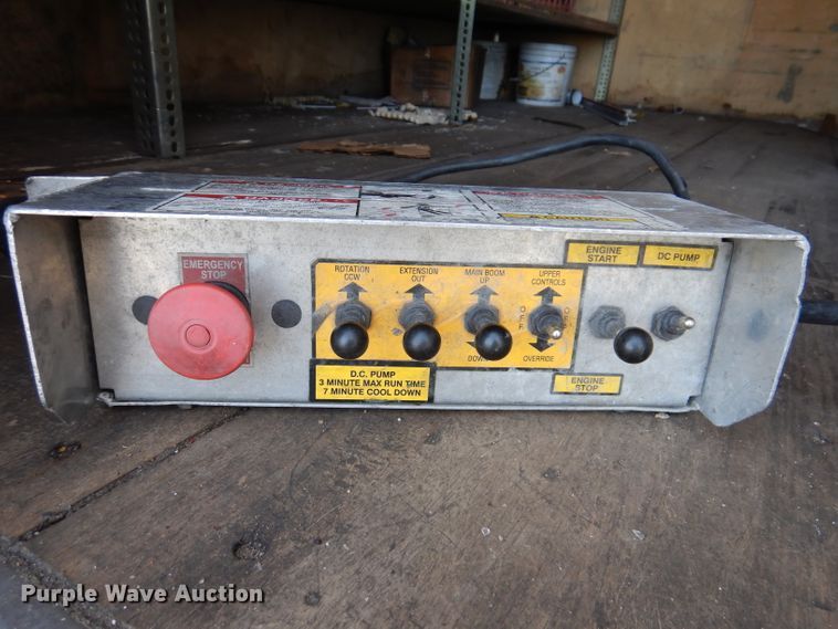 image for item JH9892 2015 International TerraStar  bucket truck