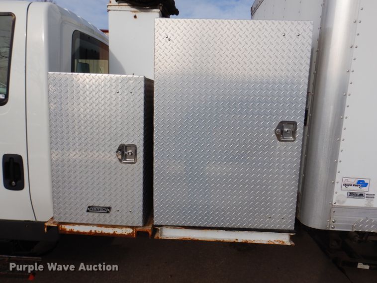 image for item JH9892 2015 International TerraStar  bucket truck