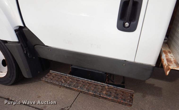 image for item JH9892 2015 International TerraStar  bucket truck