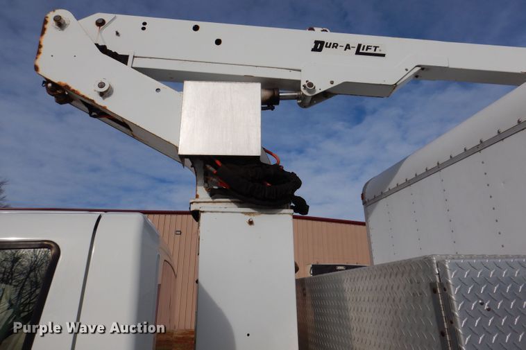 image for item JH9892 2015 International TerraStar  bucket truck