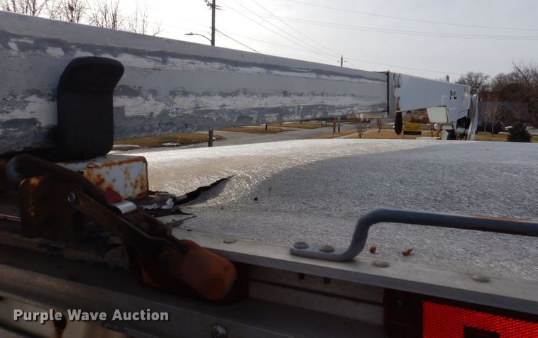 image for item JH9892 2015 International TerraStar  bucket truck