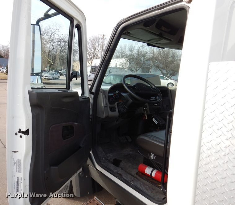 image for item JH9892 2015 International TerraStar  bucket truck