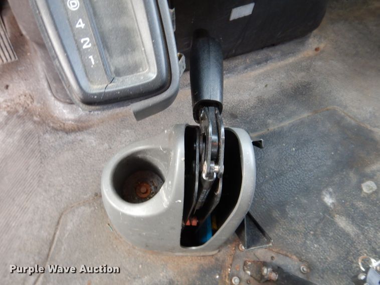 image for item JH9892 2015 International TerraStar  bucket truck