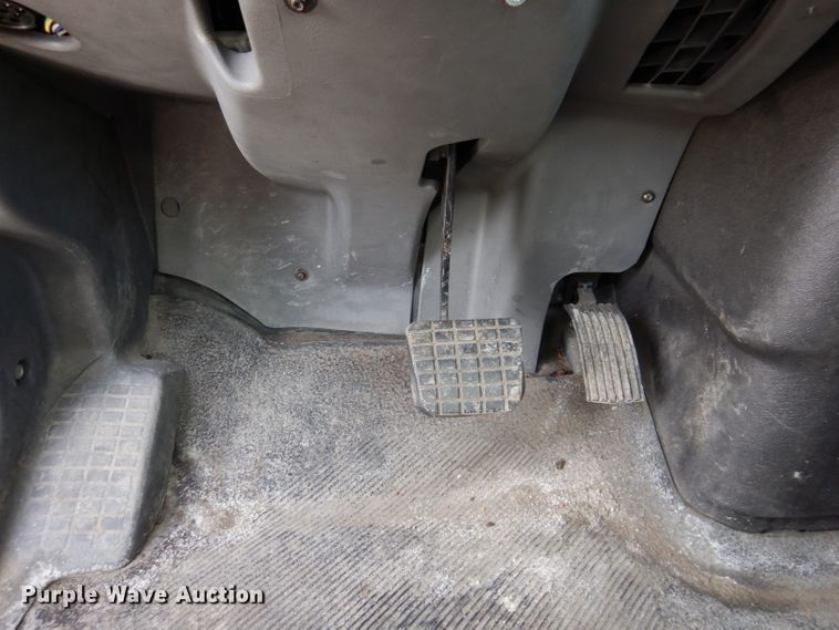 image for item JH9892 2015 International TerraStar  bucket truck