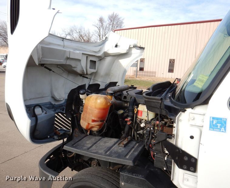 image for item JH9892 2015 International TerraStar  bucket truck