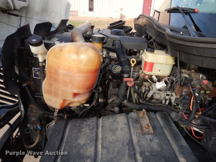 image for item JH9892 2015 International TerraStar  bucket truck