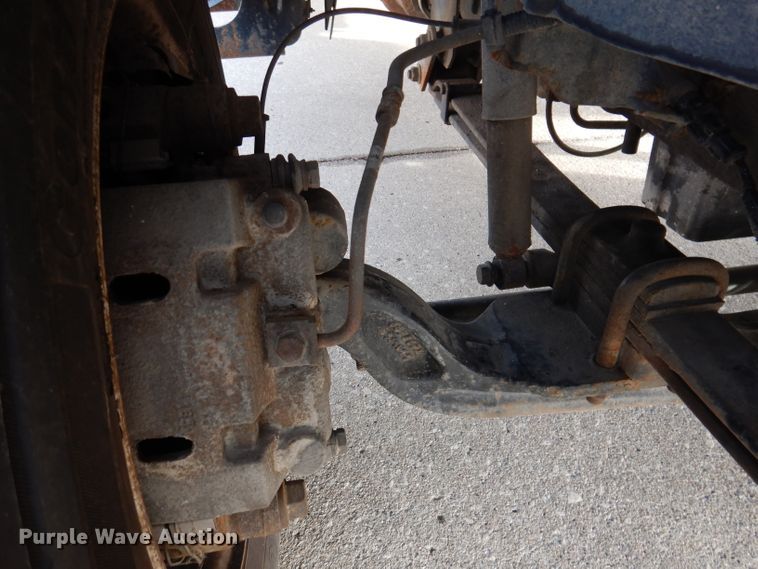 image for item JH9892 2015 International TerraStar  bucket truck