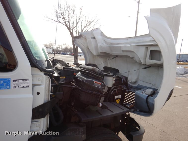 image for item JH9892 2015 International TerraStar  bucket truck