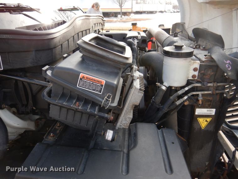 image for item JH9892 2015 International TerraStar  bucket truck