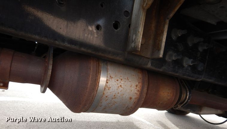 image for item JH9892 2015 International TerraStar  bucket truck