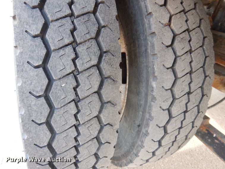 image for item JH9892 2015 International TerraStar  bucket truck