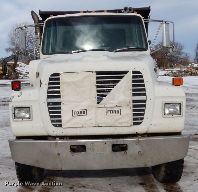 image for item JK9839 1989 Ford L8000  dump truck