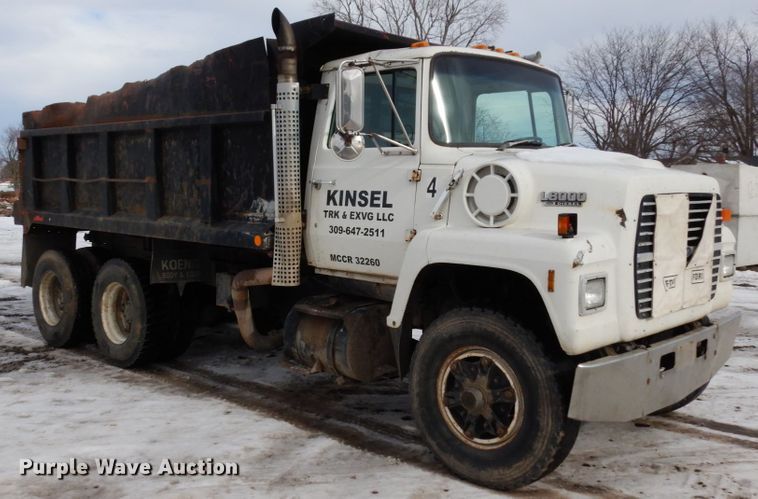 image for item JK9839 1989 Ford L8000  dump truck