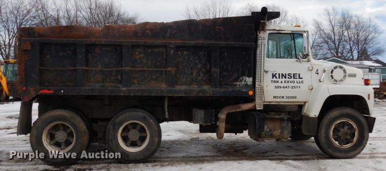 image for item JK9839 1989 Ford L8000  dump truck