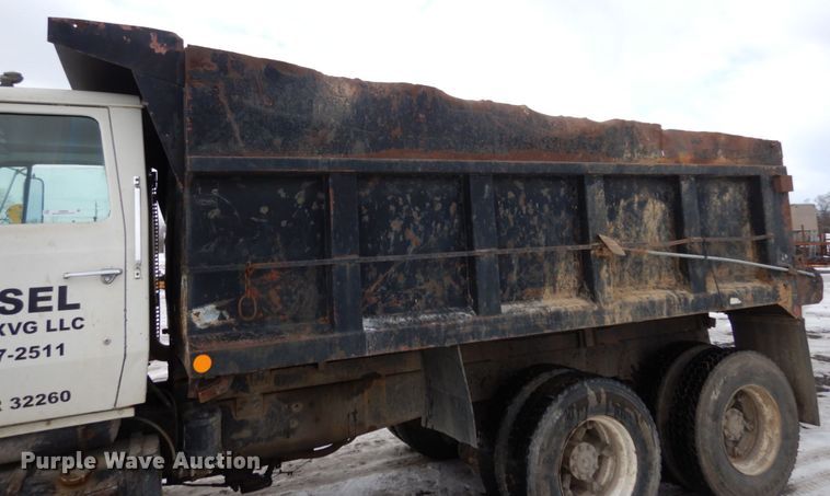 image for item JK9839 1989 Ford L8000  dump truck