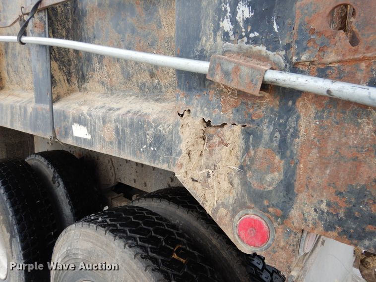 image for item JK9839 1989 Ford L8000  dump truck