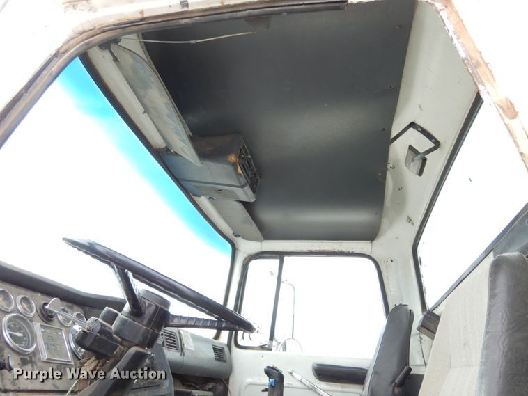 image for item JK9839 1989 Ford L8000  dump truck