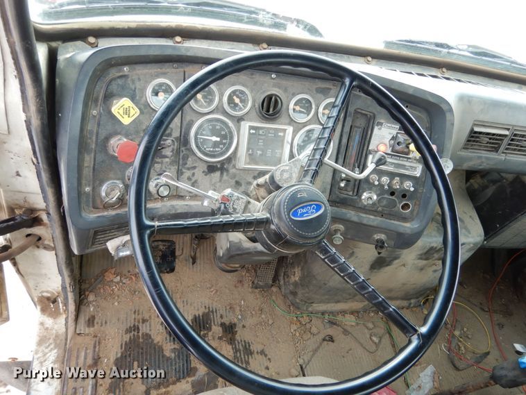 image for item JK9839 1989 Ford L8000  dump truck