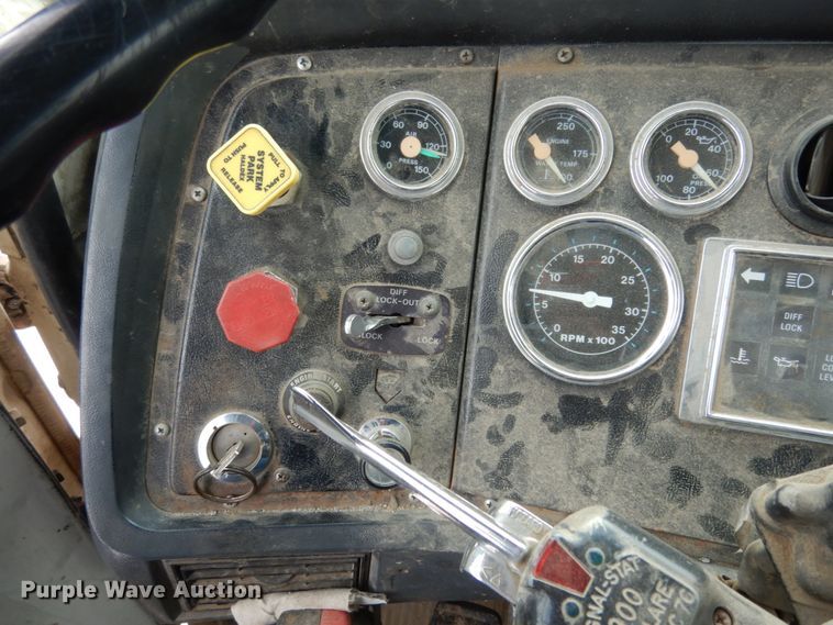 image for item JK9839 1989 Ford L8000  dump truck