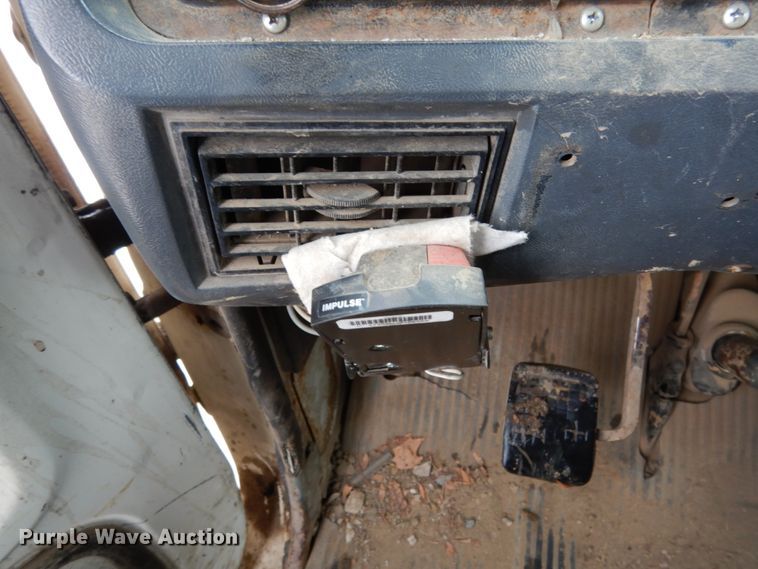 image for item JK9839 1989 Ford L8000  dump truck