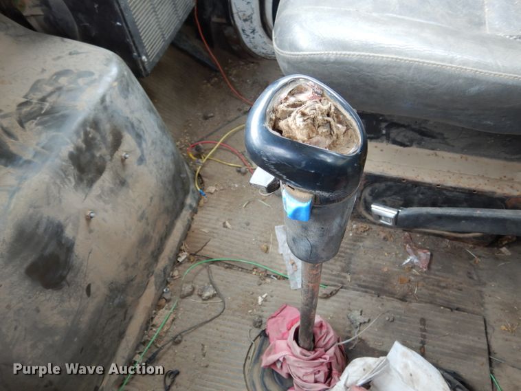 image for item JK9839 1989 Ford L8000  dump truck