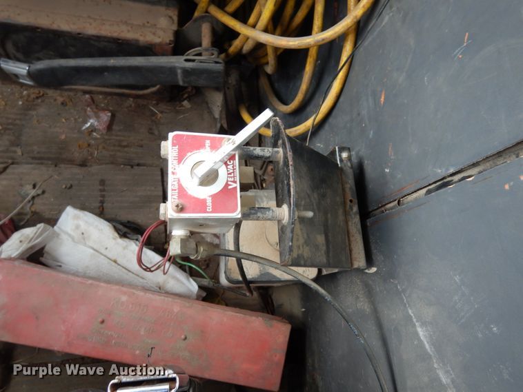 image for item JK9839 1989 Ford L8000  dump truck