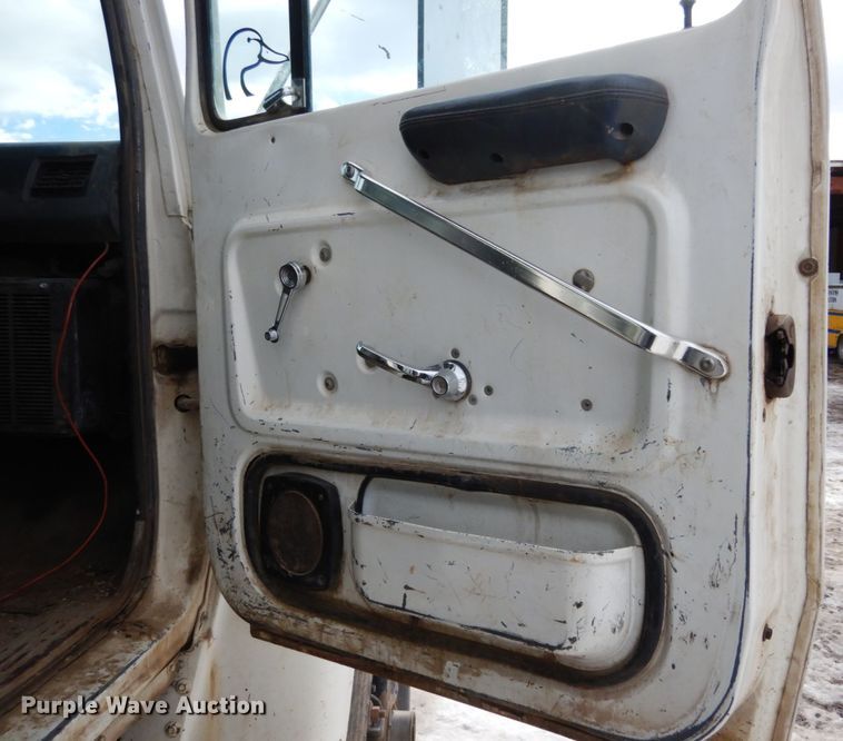 image for item JK9839 1989 Ford L8000  dump truck