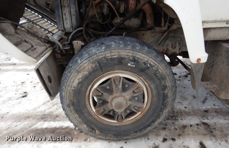 image for item JK9839 1989 Ford L8000  dump truck