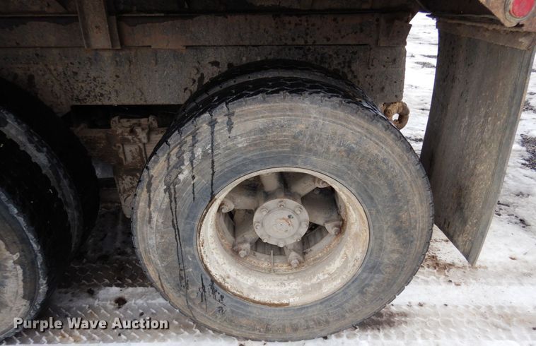 image for item JK9839 1989 Ford L8000  dump truck