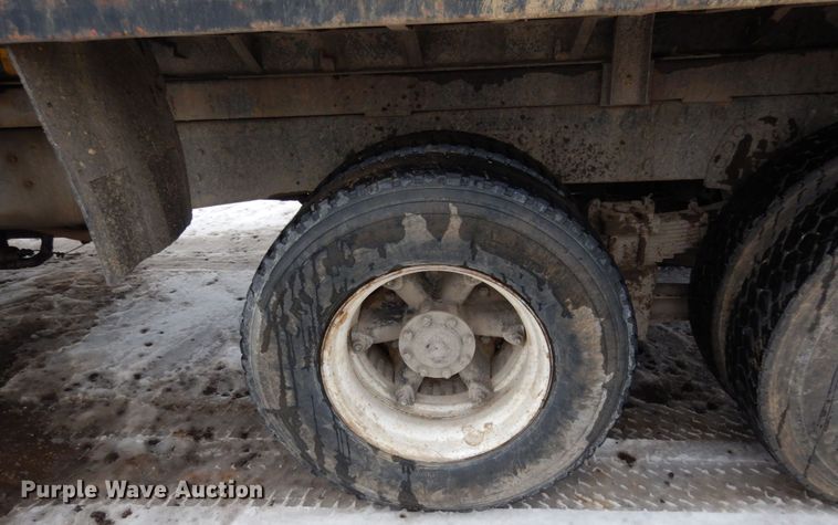 image for item JK9839 1989 Ford L8000  dump truck