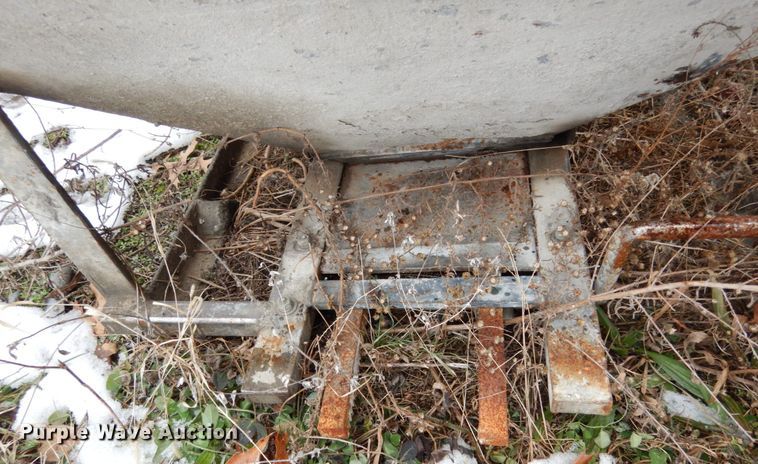 image for item JK9841 Concrete hopper