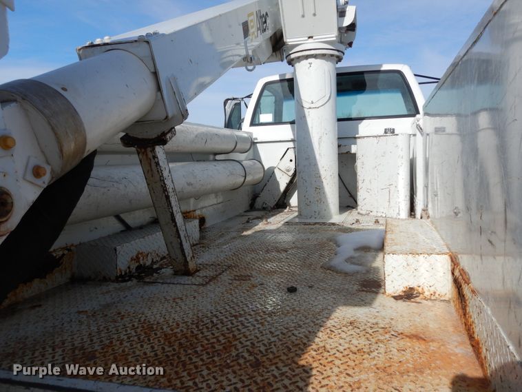 image for item JK9843 2001 Chevrolet C7500  bucket truck