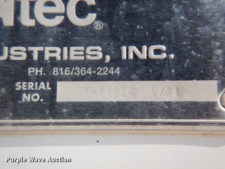 image for item JK9843 2001 Chevrolet C7500  bucket truck