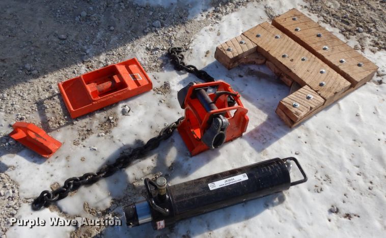 image for item JK9844 Tiger  utility pole puller