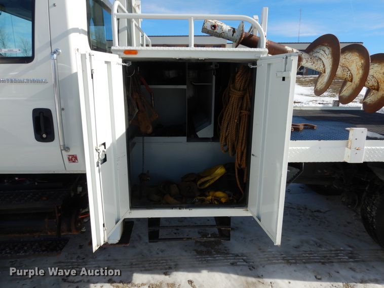 image for item JK9845 2006 International 4300  digger derrick truck