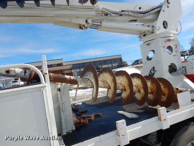 image for item JK9845 2006 International 4300  digger derrick truck