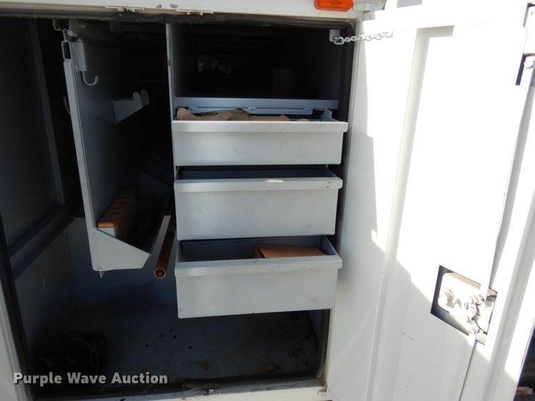 image for item JK9845 2006 International 4300  digger derrick truck