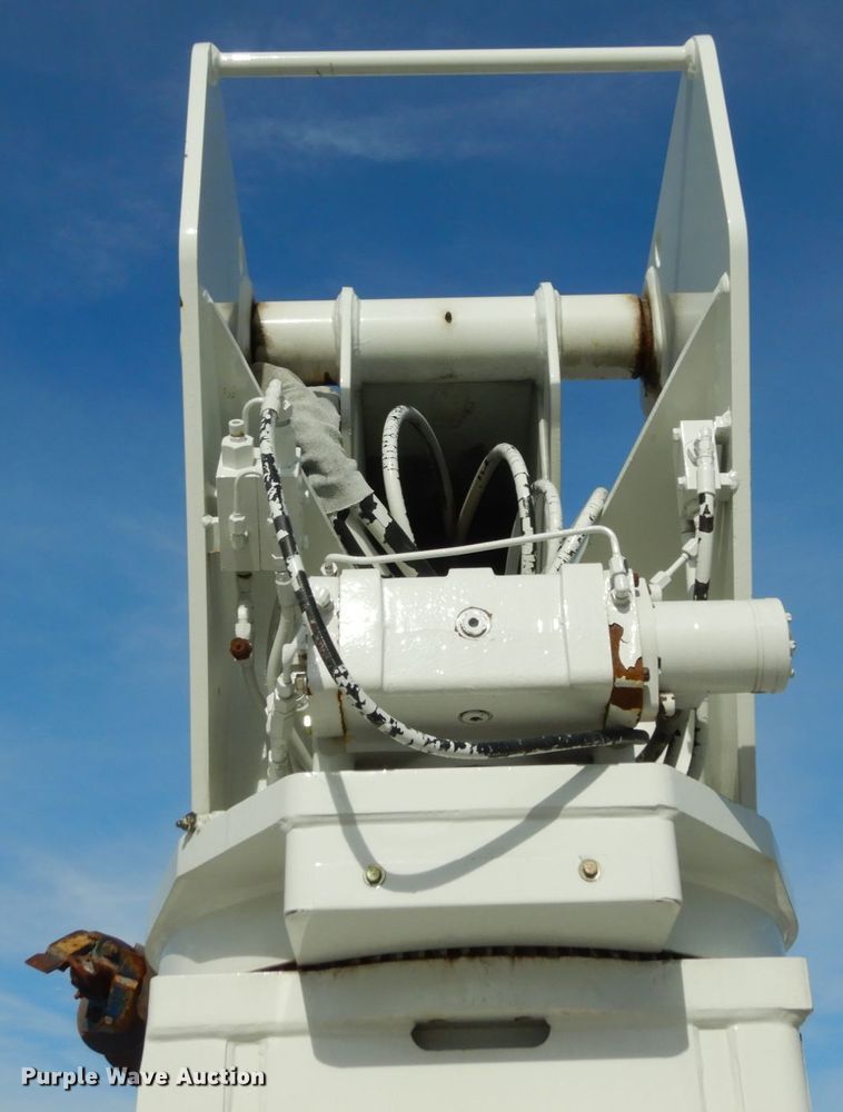 image for item JK9845 2006 International 4300  digger derrick truck