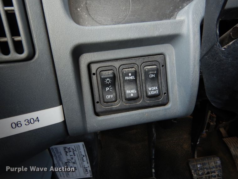 image for item JK9845 2006 International 4300  digger derrick truck