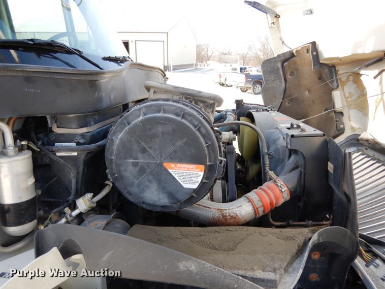 image for item JK9845 2006 International 4300  digger derrick truck