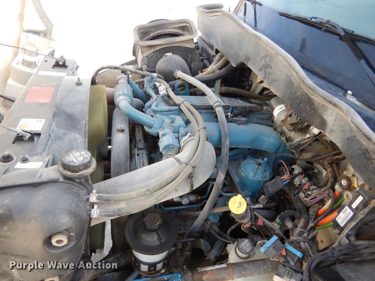 image for item JK9845 2006 International 4300  digger derrick truck