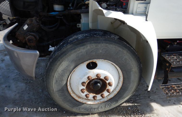 image for item JK9845 2006 International 4300  digger derrick truck