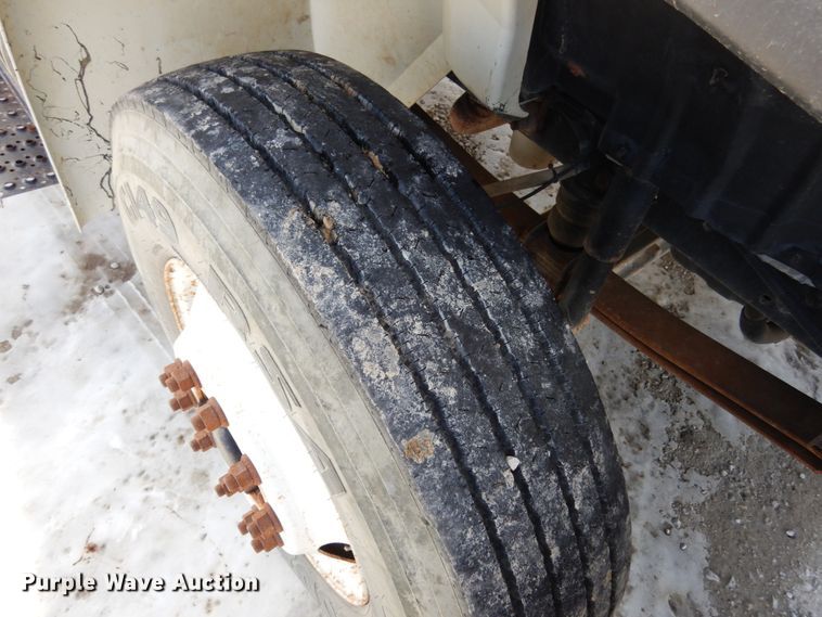 image for item JK9845 2006 International 4300  digger derrick truck